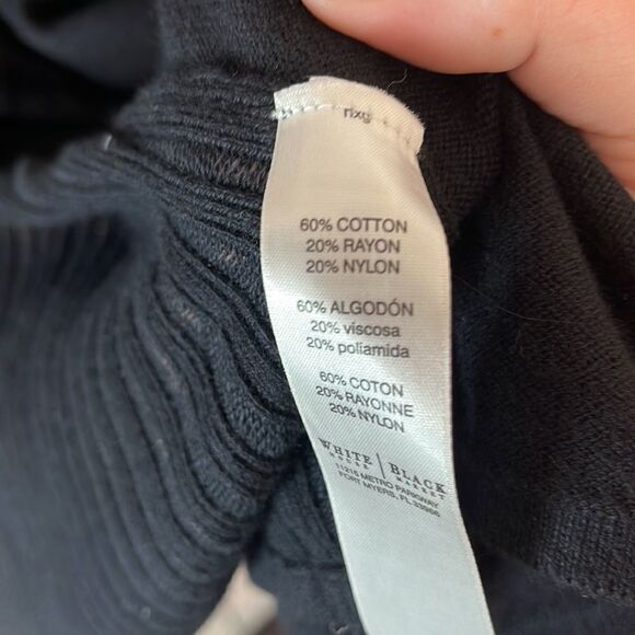 White House Black Market Vest - Picture 5 of 6